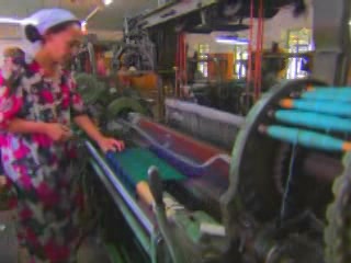 صور Production of Silk Fabrics in Uzbekistan الأنثروبولوجيا الوصفية