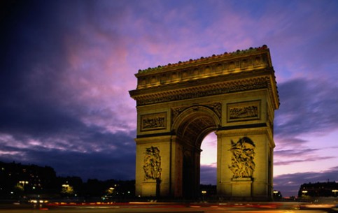 Tourists can admire not only the beauty of Arc de Triomphe, but also stunning views of Paris, which opens from its observation deck