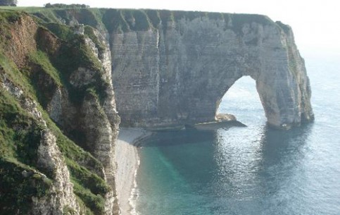 Haute-Normandie, located less than two hours away from Paris, is the most popular resort of Parisians. It attracts fans of refreshing water procedures and walking through green meadows and sandy shores