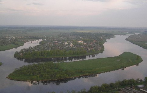 Дисна - старинный город при слиянии рек Дисна и Западная Двина. Замчище, костел францисканцев, католическое кладбище, усадьба «Дорошковичи»